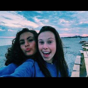 Meet your Posher, Chloe